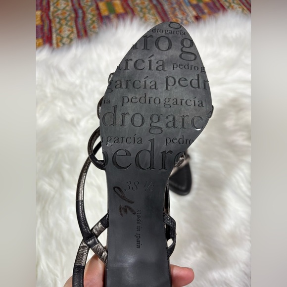 Pedro Garcia Leather Kitten Heels - Picture 8 of 8